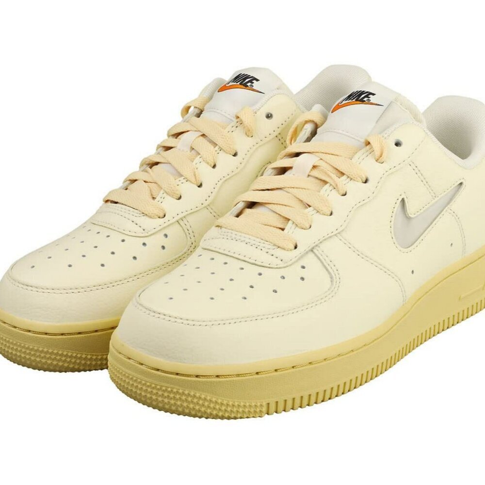 Nike Cream and Tan Sneakers